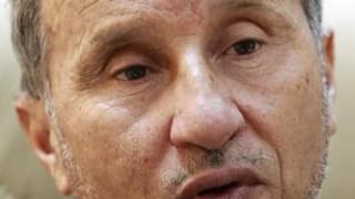 Moustafa Abdeljeïl, qui dirige le Conseil national de transition (CNT) mis en place par les insurgés libyens, a annoncé mercredi que la proposition faite à Mouammar Kadhafi de pouvoir rester en Libye s'il démissionnait n'était plus d'actualité. /Photo pri