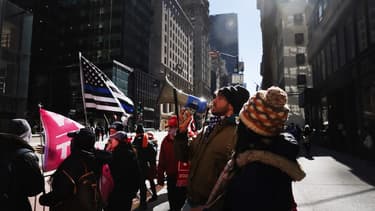 Des supporters de Donald Trump devant la Trump Tower.