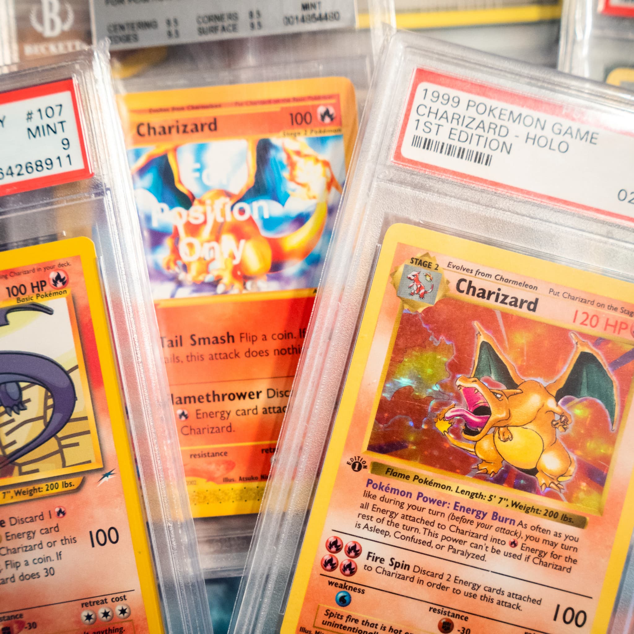 Cartes Magic, Pokémon, de football… Comment investir dans les cartes de  collection