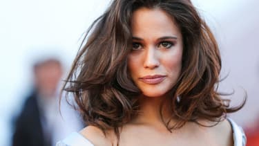 L'actrice Lucie Lucas sur le tapis rouge du Festival de Cannes en 2017