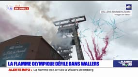 Passage de la flamme olympique: un tir d'artifice tiré en haut du chevalement sur le site minier à Wallers