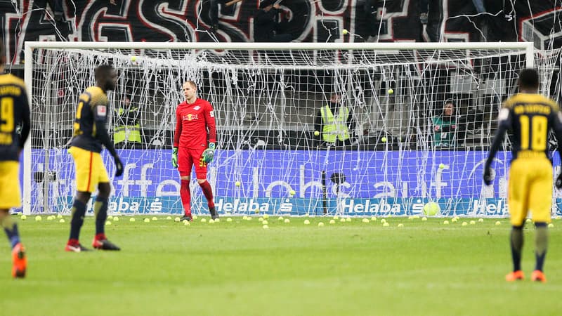 Le choc Francfort-Leipzig perturbé par une manifestation "anti-lundi", le 19 février
