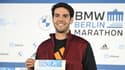 L'ancien footballeur brésilien Kaka pose lors d'une conférence de presse à Berlin, le 23 septembre 2022, avant le marathon de Berlin qui aura lieu le 25 septembre 2022.