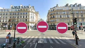 A Paris, les quatre voies d'un carrefour sont en sens interdit