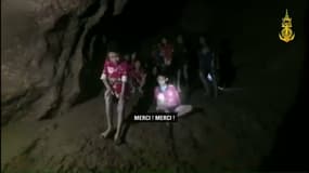 Thaïlande: après 17 jours dans une grotte, les 12 enfants et leur entraîneur évacués&nbsp;
