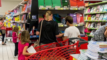 Choisir les articles les moins emballés fait partie des conseils de base.