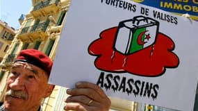 Environ 1.500 vétérans de la guerre d'Algérie, rapatriés d'Afrique du Nord et anciens harkis ont manifesté vendredi à Cannes pour protester contre "Hors la loi", réalisé par Rachid Bouchareb. Le film, en compétition officielle sur la Croisette, évoque not