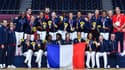 La joie des handballeurs tricolores avec leur médaille d'or olympique à Tokyo