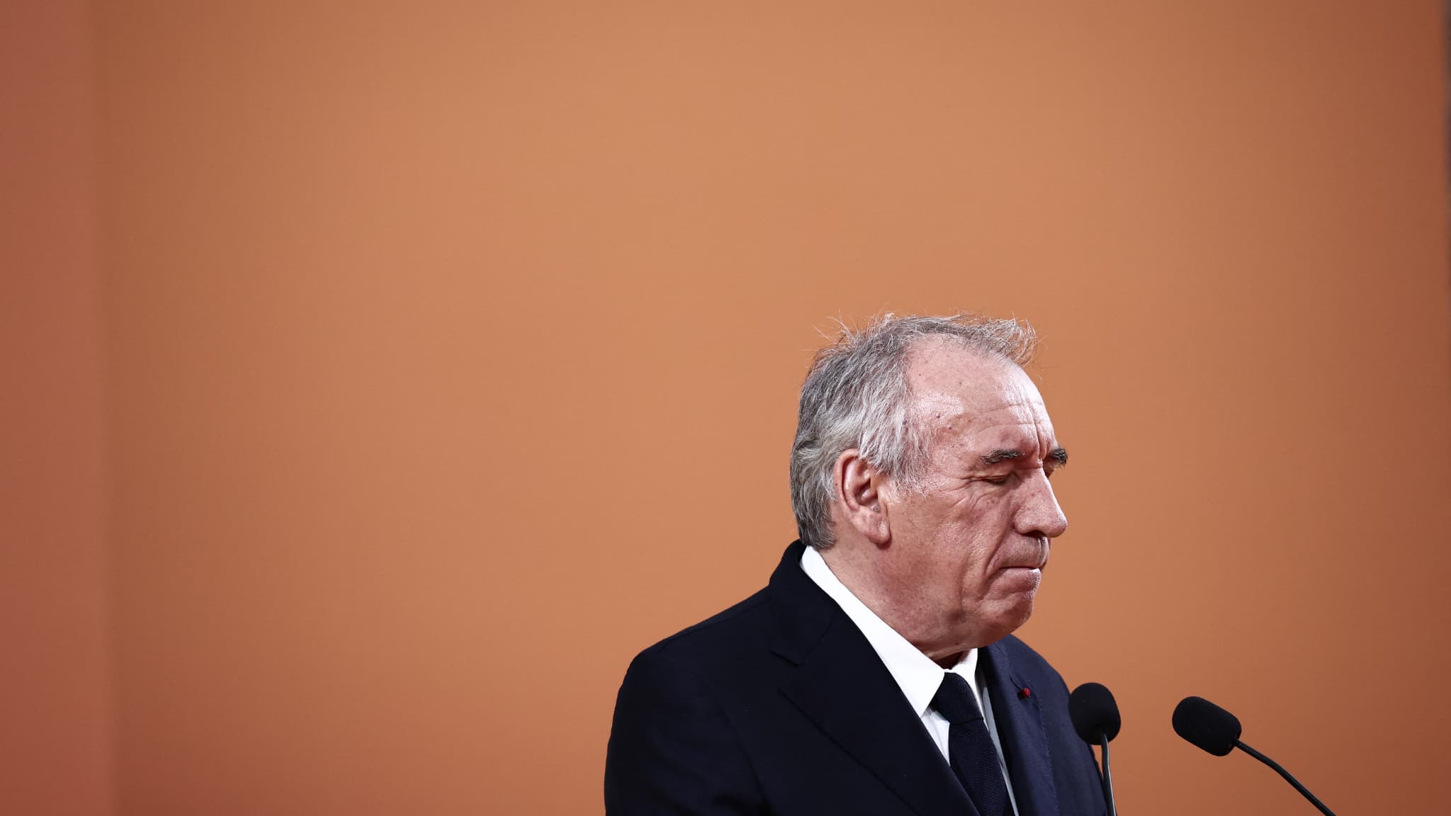 COUP DE POKER, CHARGE CONTRE LES BOOMERS... LES 14 JOURS QUI ONT ABOUTI À LA CHUTE DE FRANÇOIS BAYROU