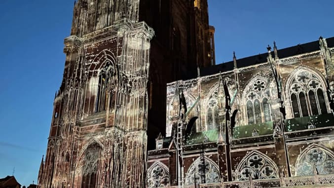 Les illuminations sont à découvrir tous les jours à partir de 22h. Les illuminations sont à découvrir tous les jours à partir de 22h.