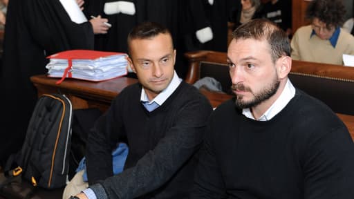 L'ancien sergent Nicolas Vizioz (d.) et le lieutenant-colonel Jean-Baptiste Pothier, tous deux prévenus, dans la salle d'audience de la cour d'appel de Montpellier ce jeudi.