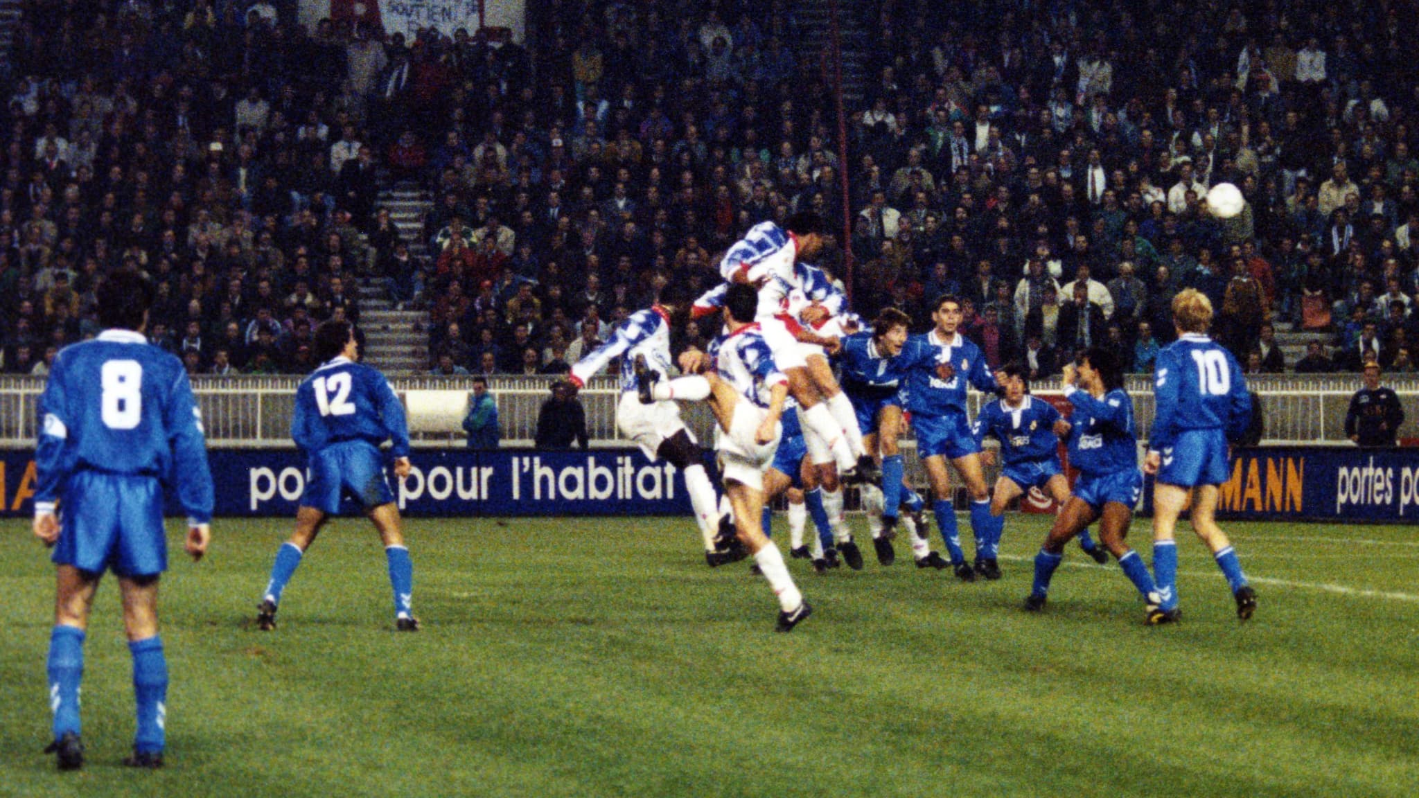 Le but légendaire d'Antoine Kombouaré face au Real Madrid (4-1, quarts de finale retour de la Coupe de l'UEFA/Ligue Europa), le 18 mars 1993
