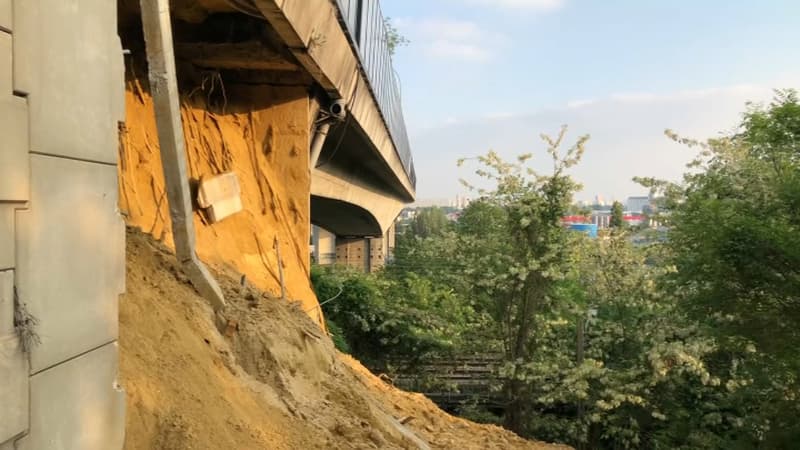 Une partie du mur de soutènement du viaduc de Gennevilliers s'est effondrée.