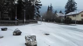 Isère  : Meylan sous la neige - Témoins BFMTV
