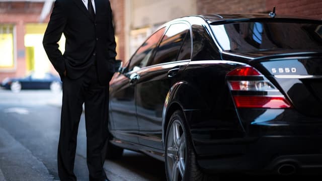La Cour de justice européenne a été sollicitée pour avis par un juge espagnol, saisi en 2014 par une association professionnelle de chauffeurs de taxis de Barcelone, en Espagne, qui s'estiment victimes de "concurrence déloyale" de la part d'Uber.