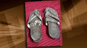 Les sandales en cuir portées par Gandhi proviennent de sa maison de Juhu, où il a vécu entre 1917 et 1934