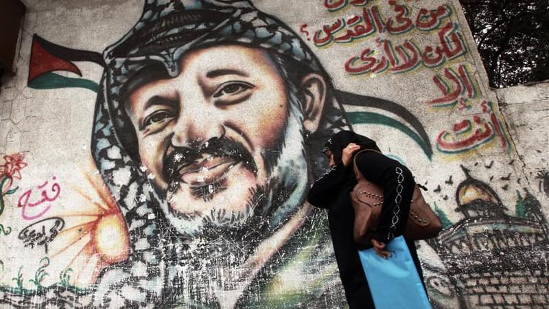 De nombreux Palestiniens sont convaincus que Yasser Arafat est mort empoisonné.