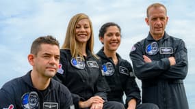L'équipage de la mission "Polaris Dawn" de SpaceX: le milliardaire Jared Isaacman, les employées de SpaceX Anna Menon et Sarah Gillis, et l'ancien de l'US Air Force Scott Poteet, le 11 février 2022