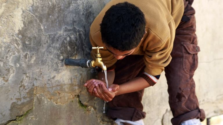 L'objectif numéro 6 du plan de développement de l'ONU pour 2030, de fournir de l'eau et des toilettes partout dans le monde et à tout le monde, ne sera pas atteint d'ici 2030.