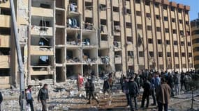 Un double explosion a coûté la vie mardi à 83 étudiants à l'université d'Alep où débutaient les examens du premier semestre, selon l'Observatoire syrien des droits de l'homme (OSDH), proche de l'opposition. /Photo prise le 15 janvier 2013/REUTERS/George O