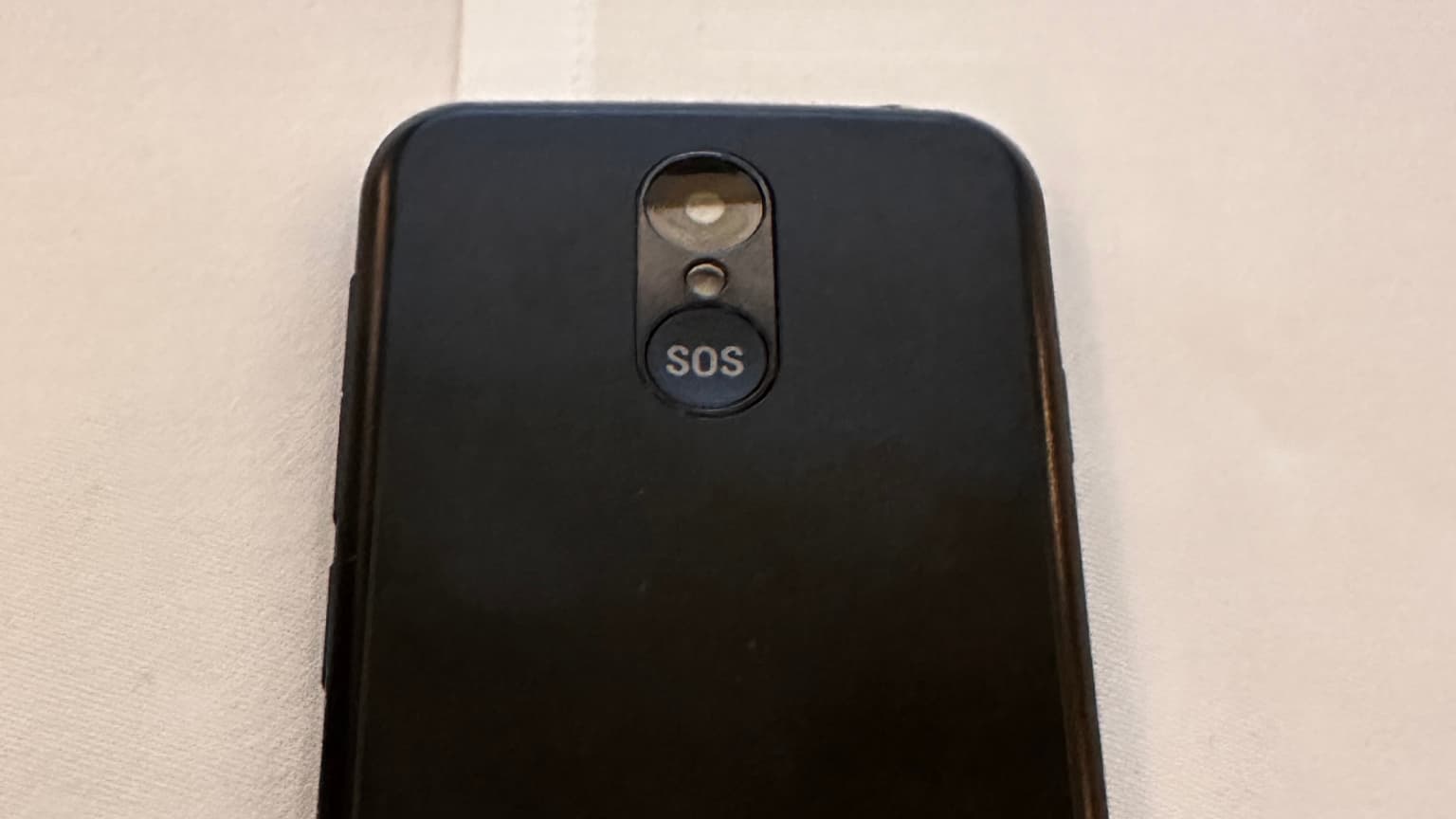 Le bouton SOS du Zeus 4G Pro pour prévenir les proches rapidement