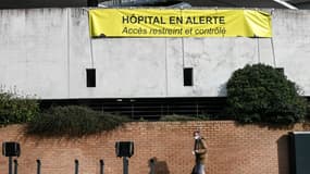 Sur un mur de l'hôpital de Dunkerque le 17 février 2021