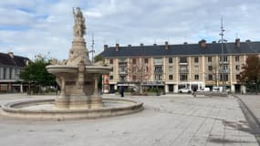L'éclairage public de nuit a été réinstauré par la mairie à la demande des habitants et des forces de l'ordre. 
