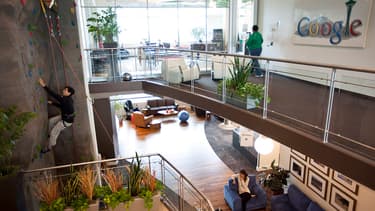 Google veut former 100.000 Français par an, ouvrir un centre de recherche fondamentale à Paris et recruter 300 collaborateurs pour sa filiale française.