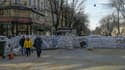 Des barricades de sacs de sables dans le centre d'Odessa en Ukraine, le 17 mars 2022