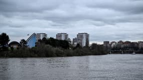 La Seine face à L'Île-Saint-Denis qui sépare le fleuve entre le bras majeur de Saint-Denis et le bras mineur de Gennevilliers