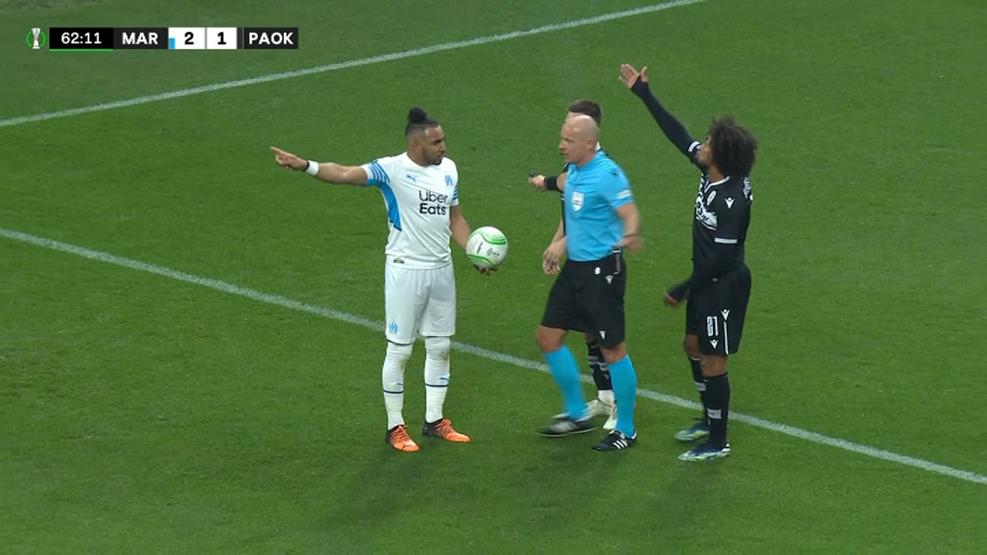 Payet victime de jet de projectiles contre le PAOK Payet victime de jet de projectiles contre le PAOK