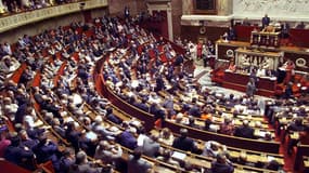 Les députés ont engagé mardi dans un climat tendu l'examen du projet de loi sur le séjour des étrangers en France qui divise la majorité mais aussi l'opposition, partagés sur le remplacement de la garde à vue par une retenue des sans-papiers. /Photo d'arc