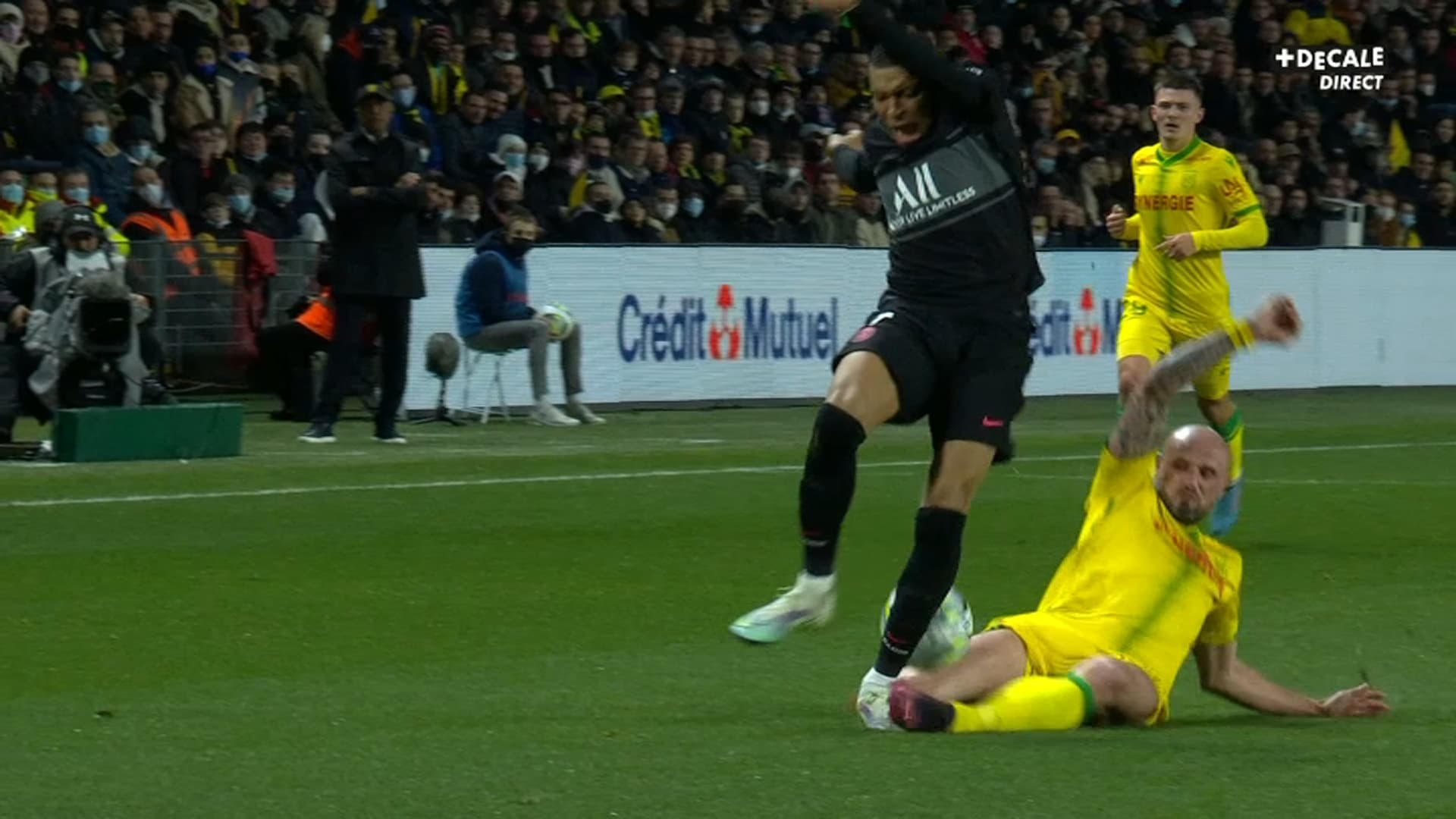 Pallois-Mbappé lors de Nantes-PSG le 19 février 2022. Pallois-Mbappé lors de Nantes-PSG le 19 février 2022.
