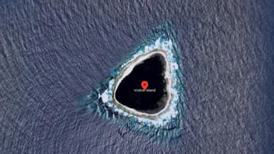 L'île de Vostok est un atoll inhabité des Kiribati, dans l'océan Pacifique. 