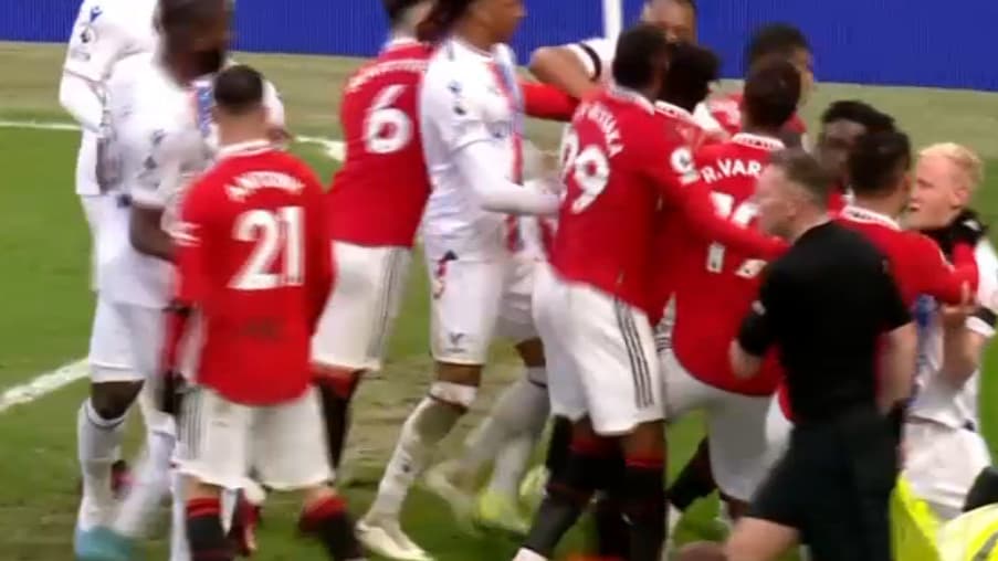 La bagarre générale entre Manchester United et Crystal Palace, 4 février 2023 La bagarre générale entre Manchester United et Crystal Palace, 4 février 2023