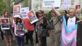 Des centaines de personnes se sont réunies mardi 16 juillet 2024 à Paris en hommage à une femme transgenre tuée le 9 juillet dans la capitale.