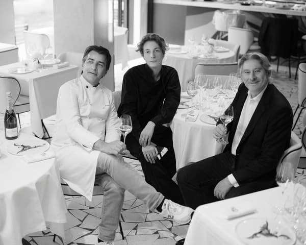 Le chef étoilé Yannick Alléno, le créateur Charles de Vilmorin et le chef de cave de Moët & Chandon Benoît Gouez
