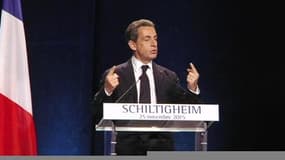 Nicolas Sarkozy ressort son costume d'ancien chef d'Etat