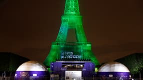 La Tour Eiffel illuminée à l'hydrogène