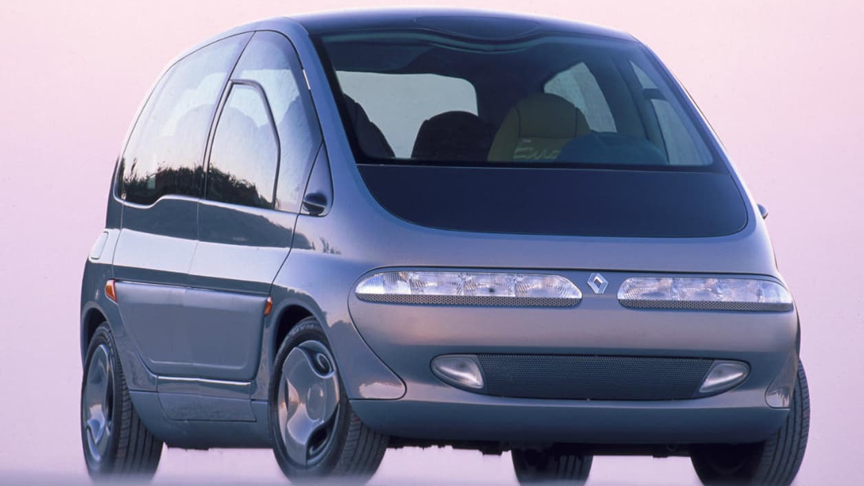 Le Scénic apparait en 1991. C'est alors un concept, et le nom Scénic signifie "Safety Concept Embodied in a New Innovative Car". Le look de l'actuel Scénic est déjà là.