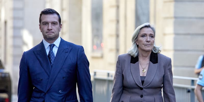Jordan Bardella et Marine Le Pen après leur rendez-vous avec Sébastien Lecornu à Matignon le 17 septembre 2025 