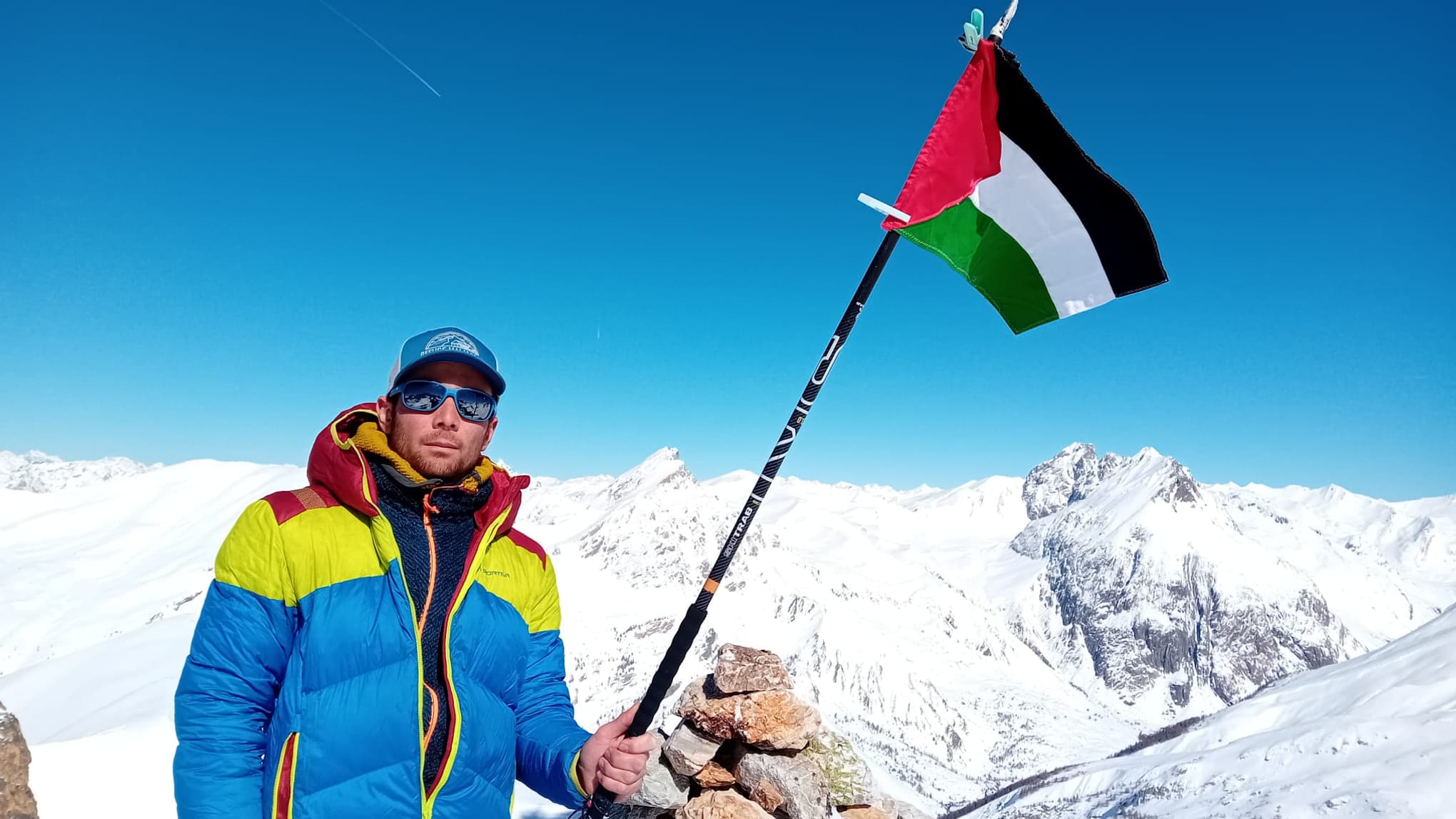 Des randonneurs ont hissé le drapeau palestinien à La Pousterle et à l'Aiguille Large ce jeudi 7 mars. Des randonneurs ont hissé le drapeau palestinien à La Pousterle et à l'Aiguille Large ce jeudi 7 mars.