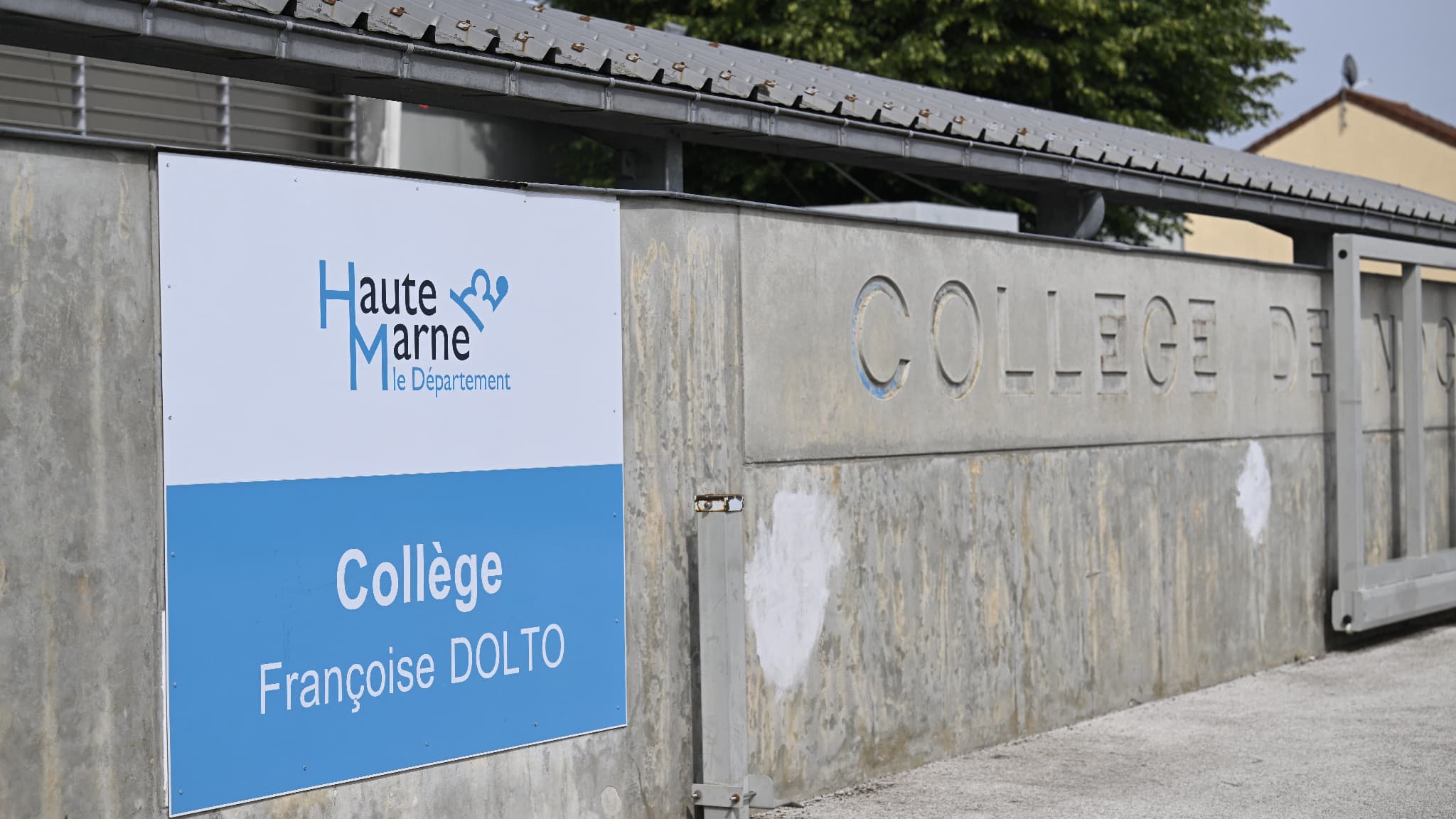 Le collège Françoise Dolto à Nogent (Haute-Marne) où une assistante d'éducation de 31 ans a été poignardée avec un couteau par un élève lors d'un contrôle des sacs le 10 juin 2025
