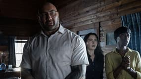Dave Bautista, Abby Quinn et Nikki Amuka-Bird dans "Knock at the Cabin"