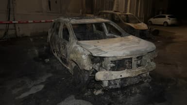 Des voitures de la police municipale ont été incendiées à Givors le 27 avril 2024. 