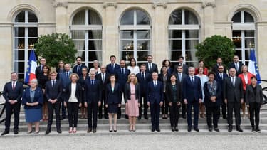 La photo de famille du nouveau gouvernement Philippe