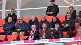 Une bonne partie des dirigeants bavarois en tribunes, le 9 mars 2024, contre Mayence.