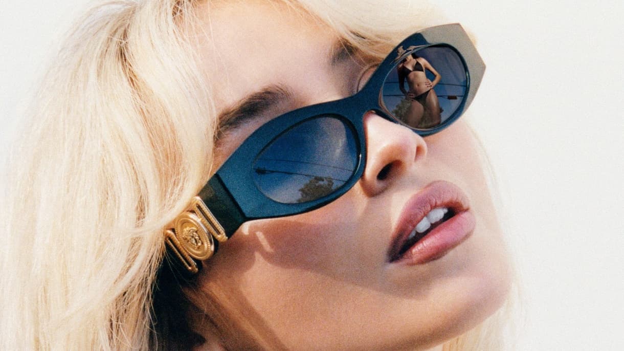 Sabrina Carpenter, Versace