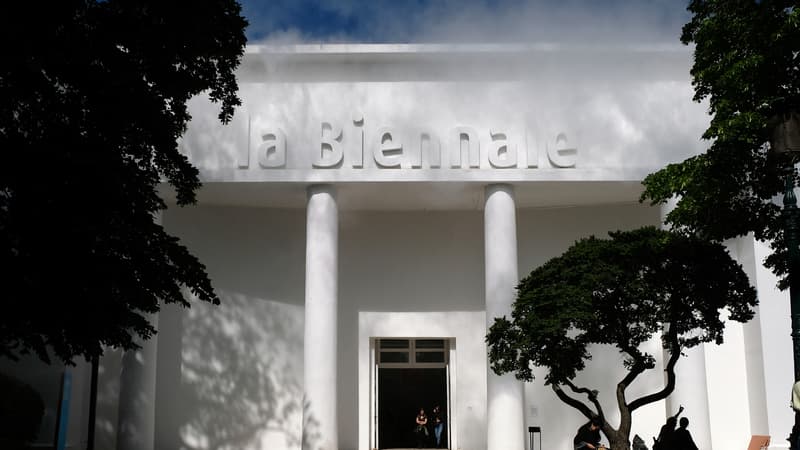 "Légitimer un régime responsable de violences": le retour de la Russie à la Biennale de Venise fait polémique