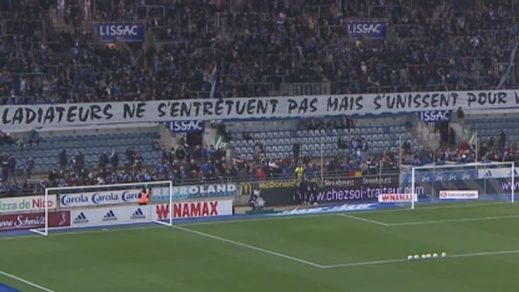 La banderole des supporters de Strasbourg après l'altercation entre Liénard et Kandil La banderole des supporters de Strasbourg après l'altercation entre Liénard et Kandil